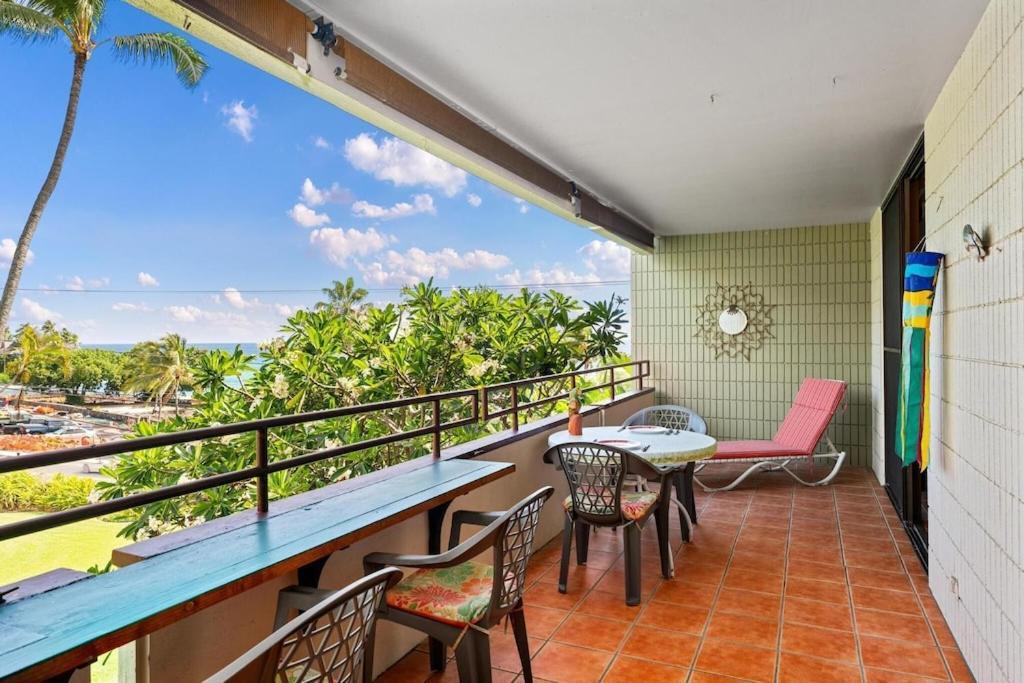 Hawaiian-Style Oceanview Across The Street From Historic Magic Sands Beach Park - White Sands Village 202 Kailua-Kona Exterior photo