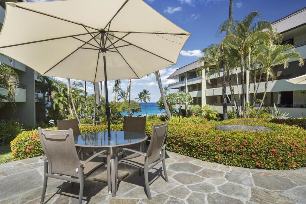 Hawaiian-Style Oceanview Across The Street From Historic Magic Sands Beach Park - White Sands Village 202 Kailua-Kona Exterior photo